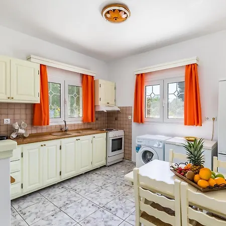 Casa Mia - 5 Min From Stafilos Apartman *