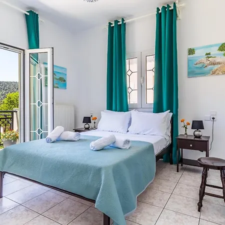 Casa Mia Skopelos - Spacious 3-Bedroom House Near Stafylos Beach *
