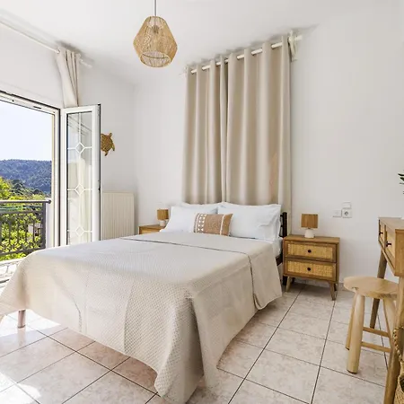 Casa Mia Skopelos - Spacious 3-bedroom House Near Lejlighed *