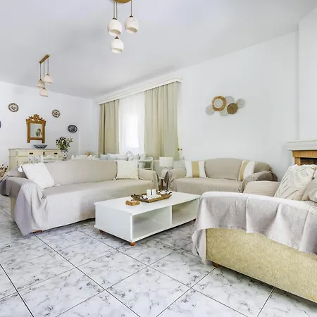 Casa Mia Skopelos - Spacious 3-bedroom House Near