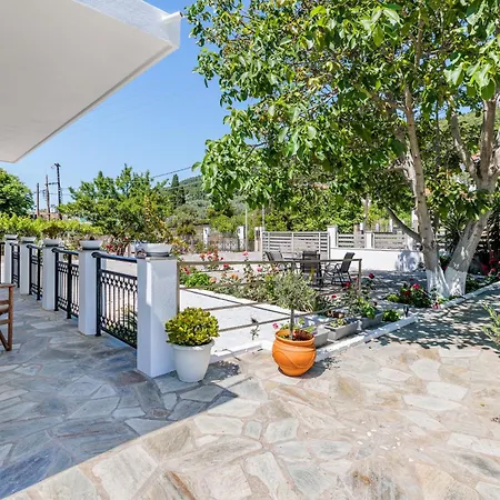 Casa Mia Skopelos - Spacious 3-bedroom House Near Stafylos