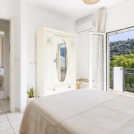 Lejlighed Casa Mia Skopelos - Spacious 3-bedroom House Near