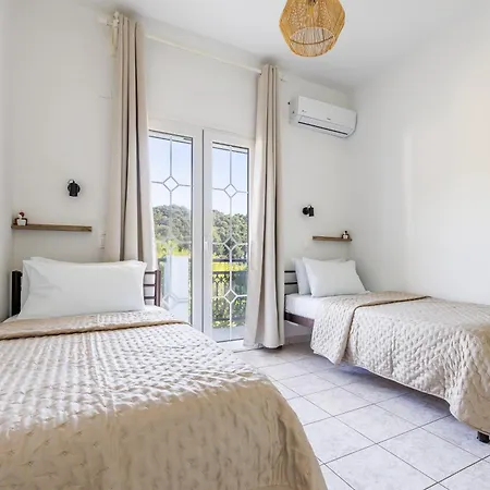 Casa Mia Skopelos - Spacious 3-bedroom House Near Lejlighed *