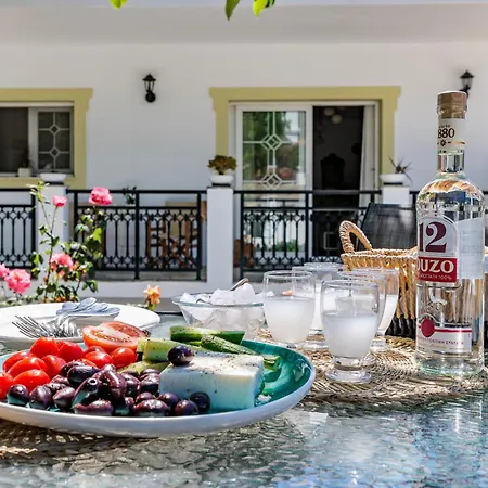 Casa Mia Skopelos - Spacious 3-bedroom House Near